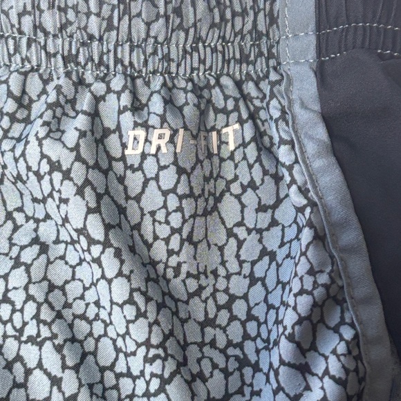 💙 Nike Dri-FIT Athletic Shorts Women’s Small Teal Pattern Drawstring Workout 💙 - Picture 3 of 13